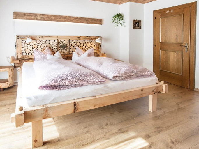 Room 2, Spacious House In Fugen With Terrace, Schwaz