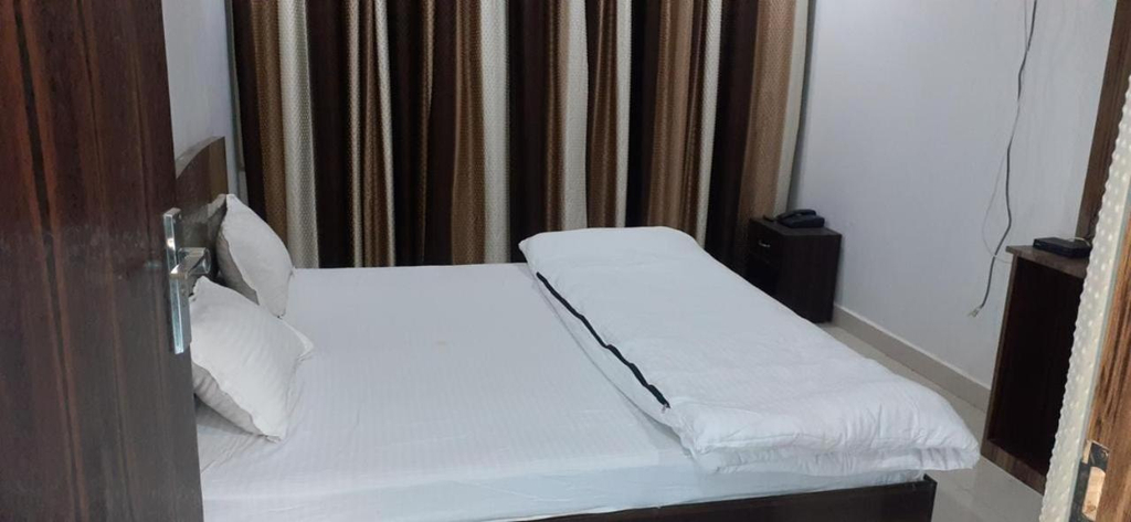 Bedroom 3, Hotel Salori Inn, Kaushambi