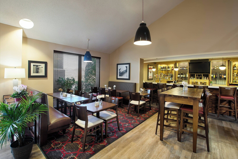 Food & Drinks 5, Four Points by Sheraton Charlotte - Pineville, Mecklenburg