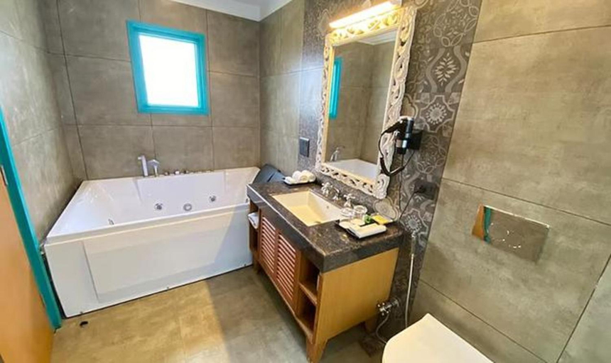 Bathroom, FabHotel Prime The Arch Resort, Nainital