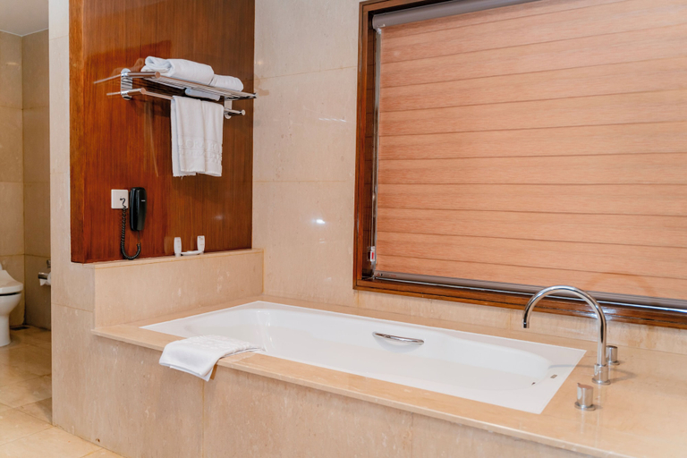 Bathroom 5, Aurora Hotel Plaza, Bien Hoa