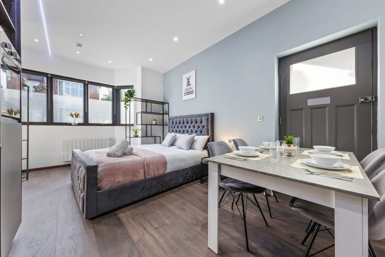 Room 4, Luxury Flat in Studio, London