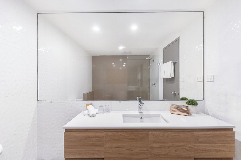 Bathroom 4, Littomore Hotel on Stewart, Bathurst, Bathurst Regional - Pt A