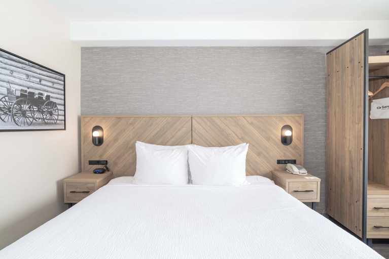 Bedroom 3, Sandman Hotel Quesnel, Cariboo