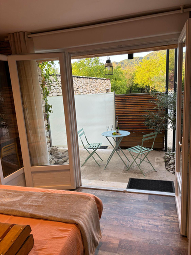 Exterior & Views 3, Suite tout confort, Drôme
