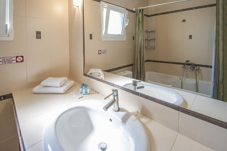 Bathroom 3, Villa Sunny, Thessaly