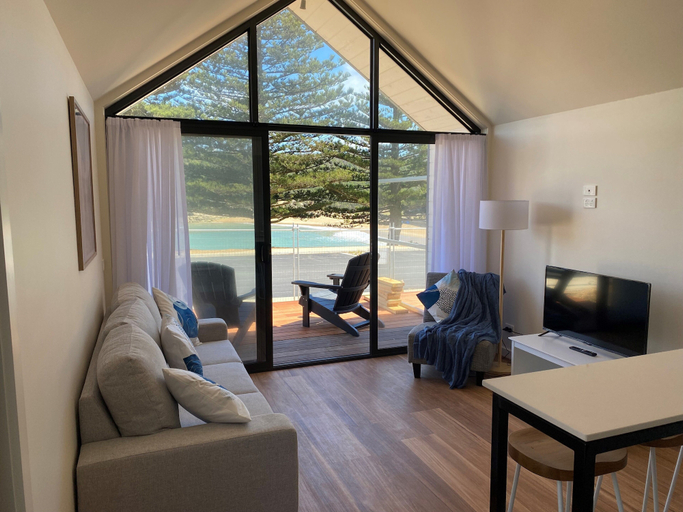 Others 5, Southern Ocean Motor Inn, Corangamite - South