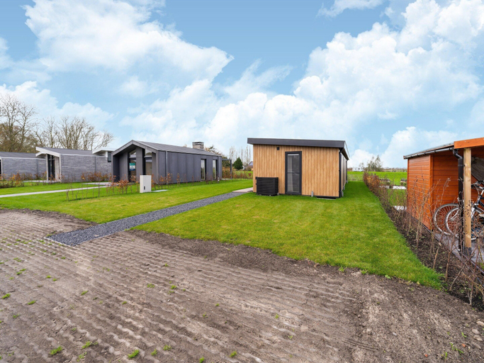 Garden 4, Holiday Home in 't Groene Hart on the Water, Alkemade