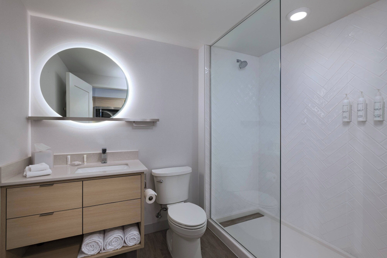 Bathroom 19