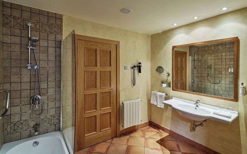 Bathroom 4, Sercotel Toledo Renacimiento, Toledo