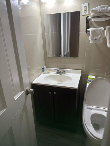 Bathroom 5, A-1 Budget Motel, Miami-Dade