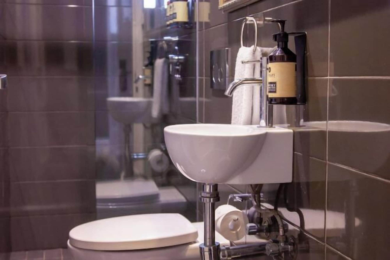 Bathroom 7