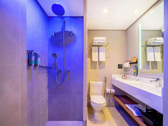 Bathroom 11