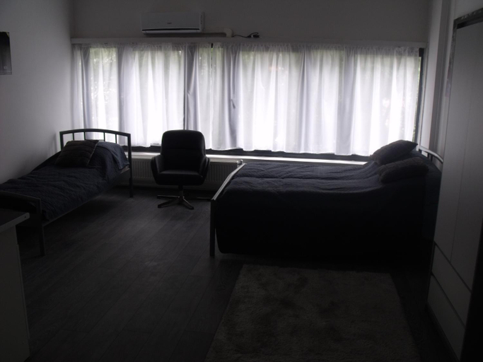 Others 2, Zold Nap Apartman, Miskolci