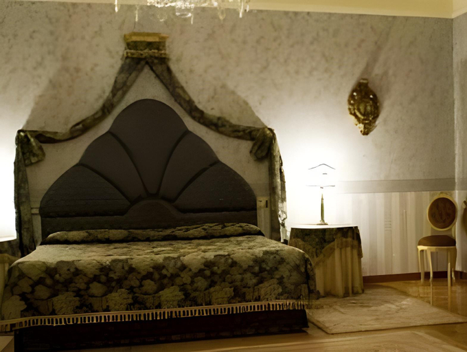 Bedroom 8