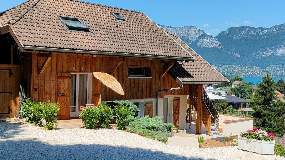 Exterior & Views