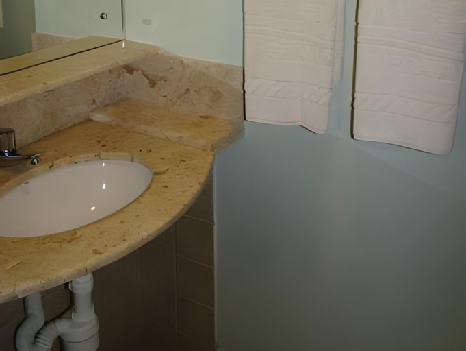 Bathroom 9