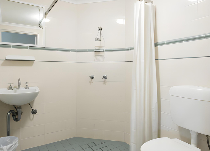 Bathroom 9