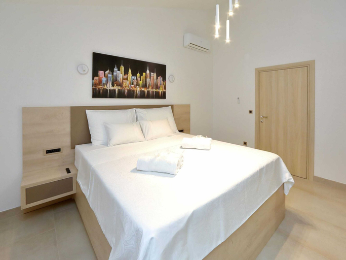 Room 4, Villa in Starigrad With Heated Pool, Starigrad