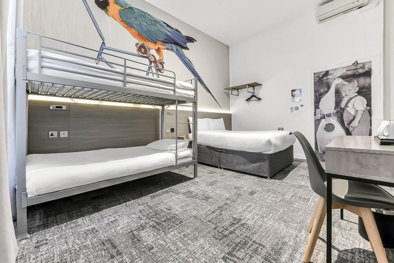 Bedroom 3, Heeton Concept Hotel - Kensington London, London