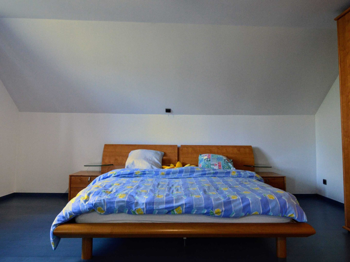Bedroom 2, Spacious Villa in Zingem With Garden, Namur