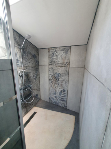Bathroom 2, La Casetta, Vosges
