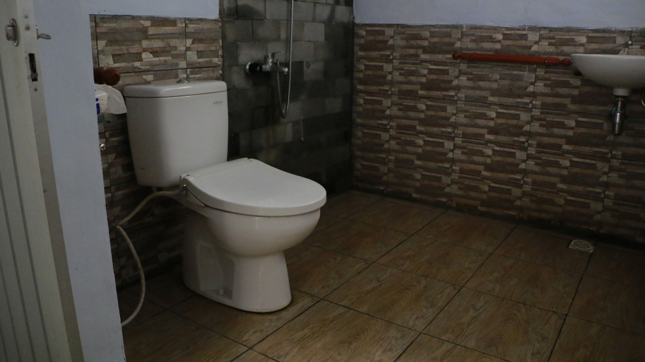 Bathroom 3