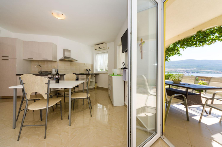 Others 4, Apartmani Tanja Pridraga, Novigrad
