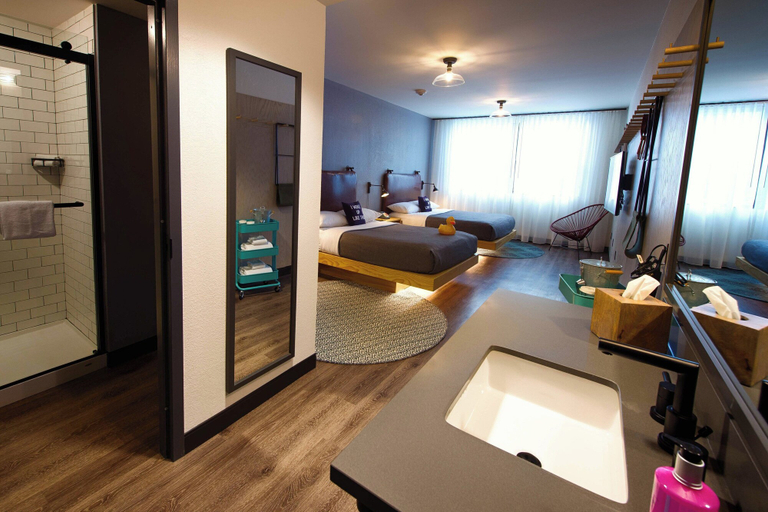 Bedroom 3, Moxy New Orleans Downtown French Quarter Area, Orleans