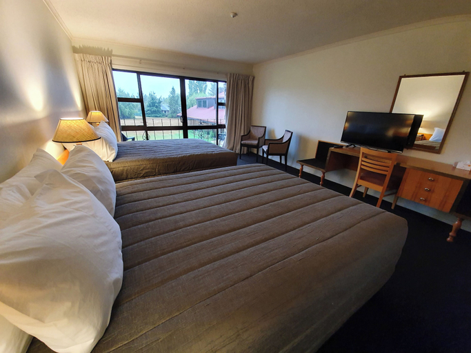 Bedroom 2, Distinction Mackenzie Country Hotel, Mackenzie