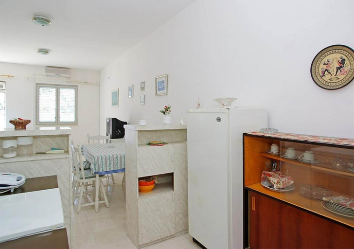 Private kitchen 2, Apartments Tomasic - Two Bedroom Apartment With Sea View, Smokvica