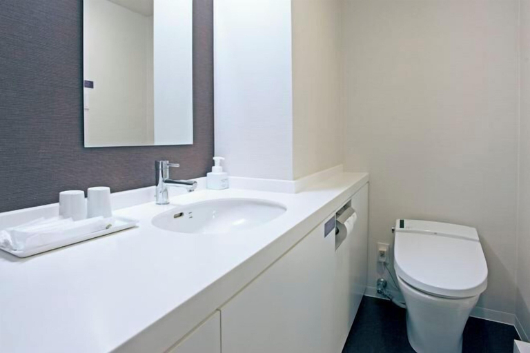 Bathroom 19