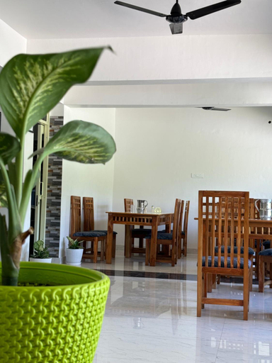 Food & Drinks 3, Hotel Kalyani, Chamoli