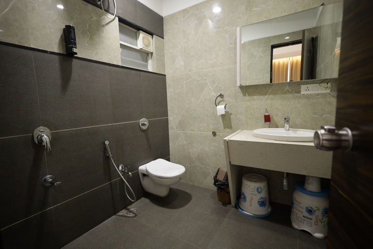 Bathroom 4, Hotel President Banquet & Lawns, Aurangabad