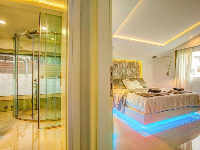 Room 5, Villa in Tragaki With Pool, Ionian Islands