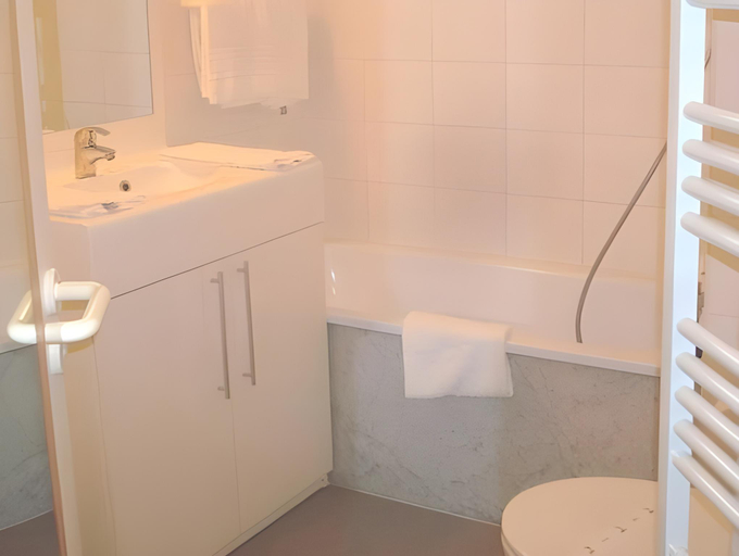 Bathroom 8