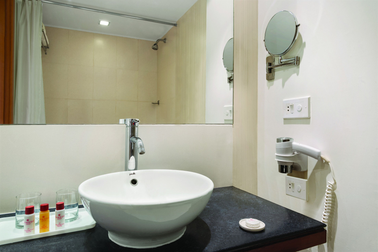 Bathroom, Ramada by Wyndham Jaipur, Jaipur