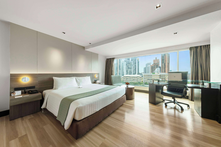 Bedroom 3, Golden Tulip Mandison Suites, Khlong Toey