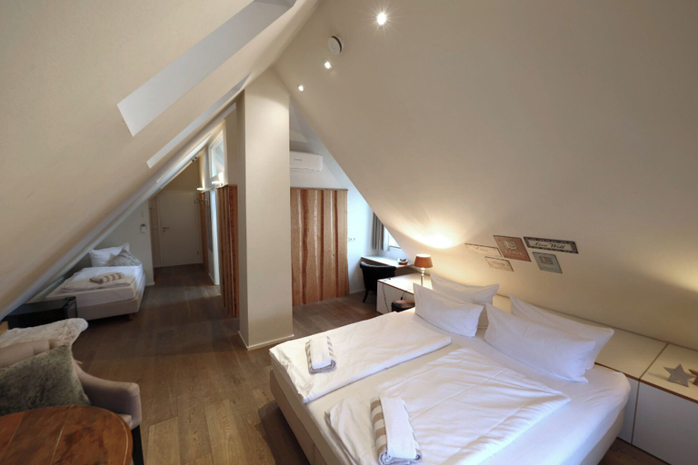 Bedroom 16
