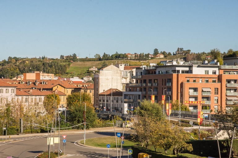 NINARY APARTMENTS a due passi dal centro storico, Cuneo