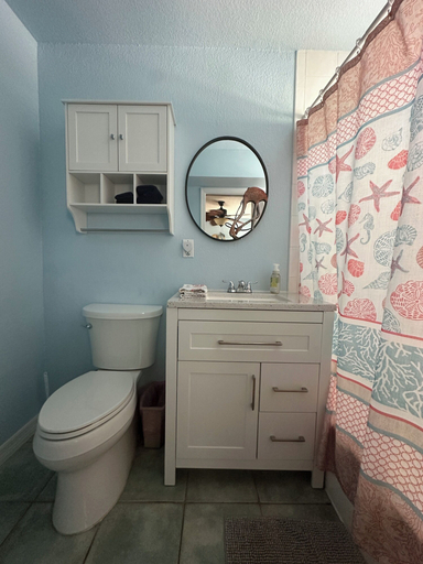 Bathroom 3, Coco Sands Studios, Brevard