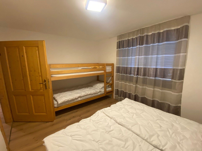 Room 5, Apartment in Zell am See Near Lake, Zell am See