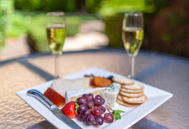 Food & Drinks