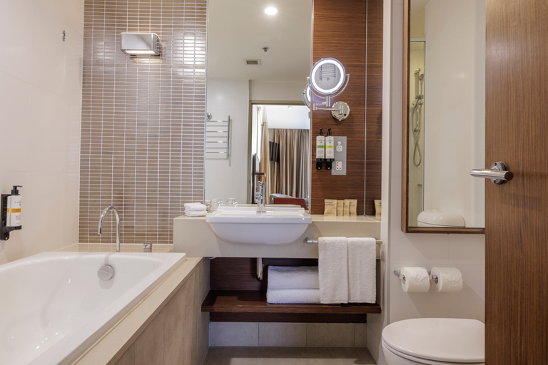 Bathroom 23