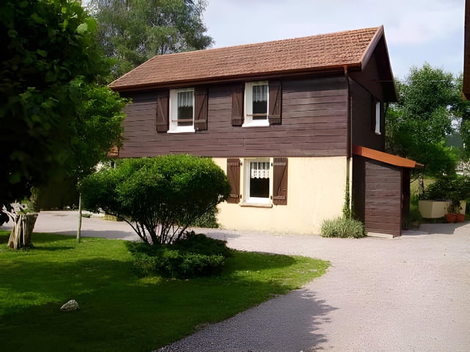 Exterior 8
