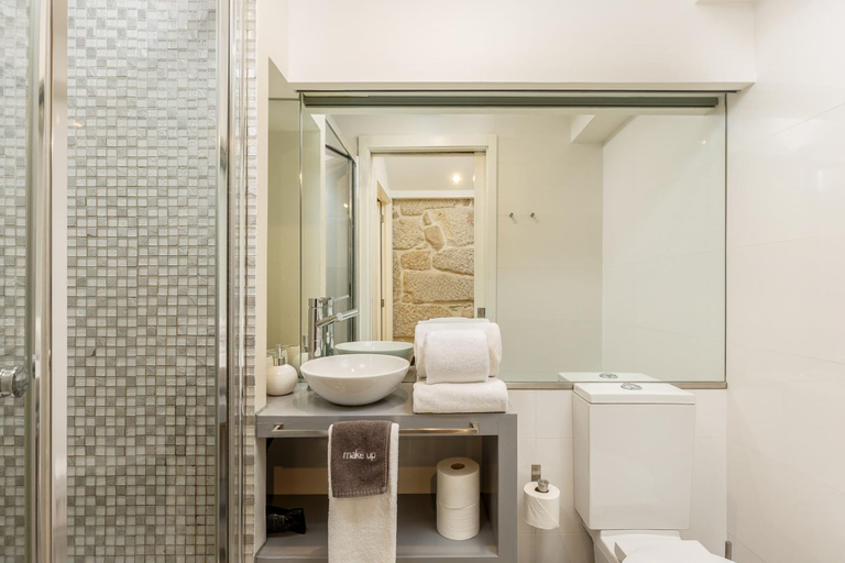 Room 2, Ribeira Porto 3 in Oporto, Porto