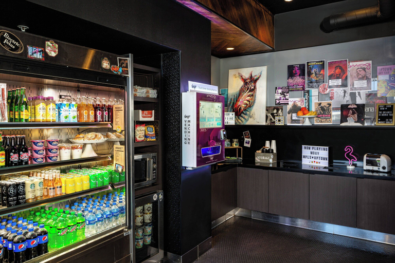 Food & Drinks 5, MOXY Minneapolis Uptown, Hennepin