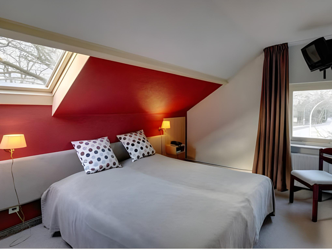 Bedroom 9