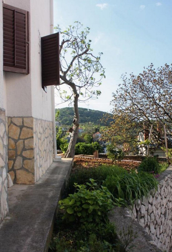 Others 5, Luka - With Parking - A2, Vrbnik