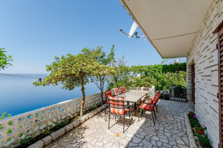 Outdoor dining 5, Villa Kosa - Two Bedroom Apartment With Terrace and Sea View, Brela